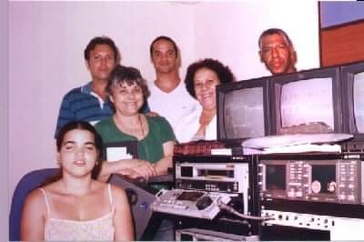 Algunos fundadores de Canal Educativo junto a Leonela Relys.